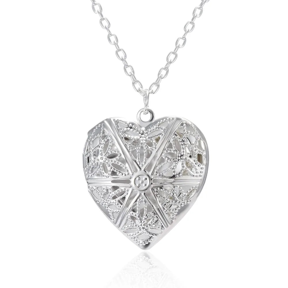 Unique Carved Design Heart-shaped Photo Frame Pendant Necklace Charm Openable Locket Necklaces Women Men Memorial Jewelry