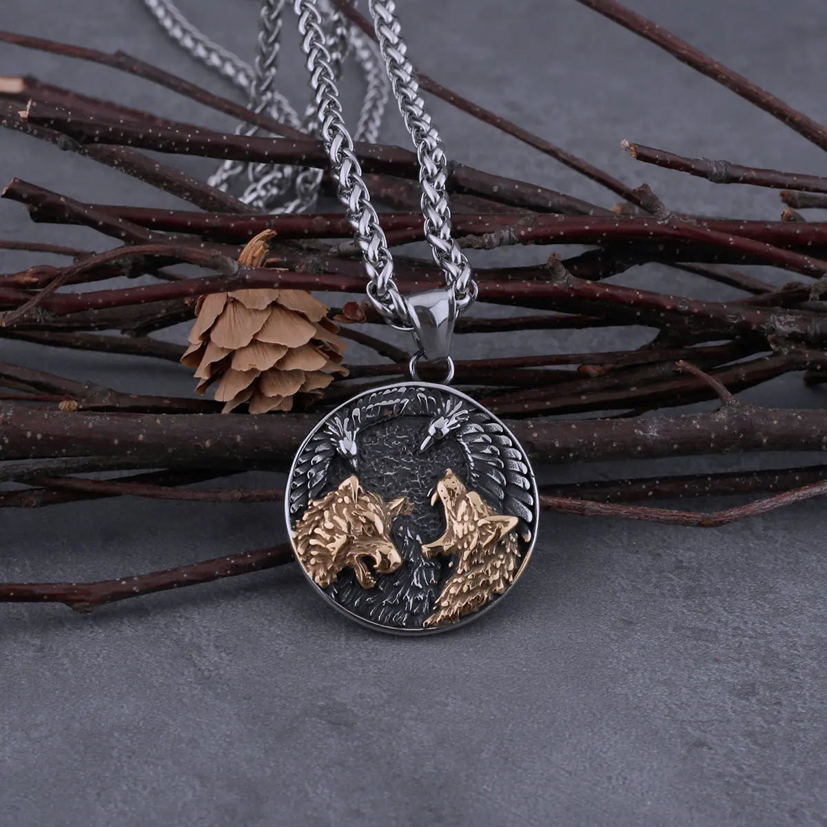 Men's Viking Wolf Head and Crow Road Sign Compass Necklace Nordic Wolf Animal Pendant Viking Wolf Stainless Steel Jewelry Gift