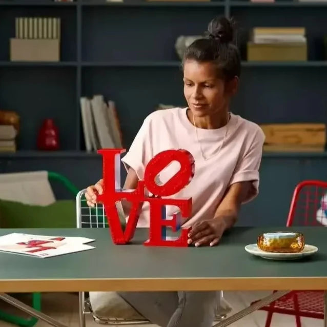 MOC 791pcs Creative Compatible Crafts LOVE Sculpture Art Model Building Blocks Bricks Kids Christmas Gift