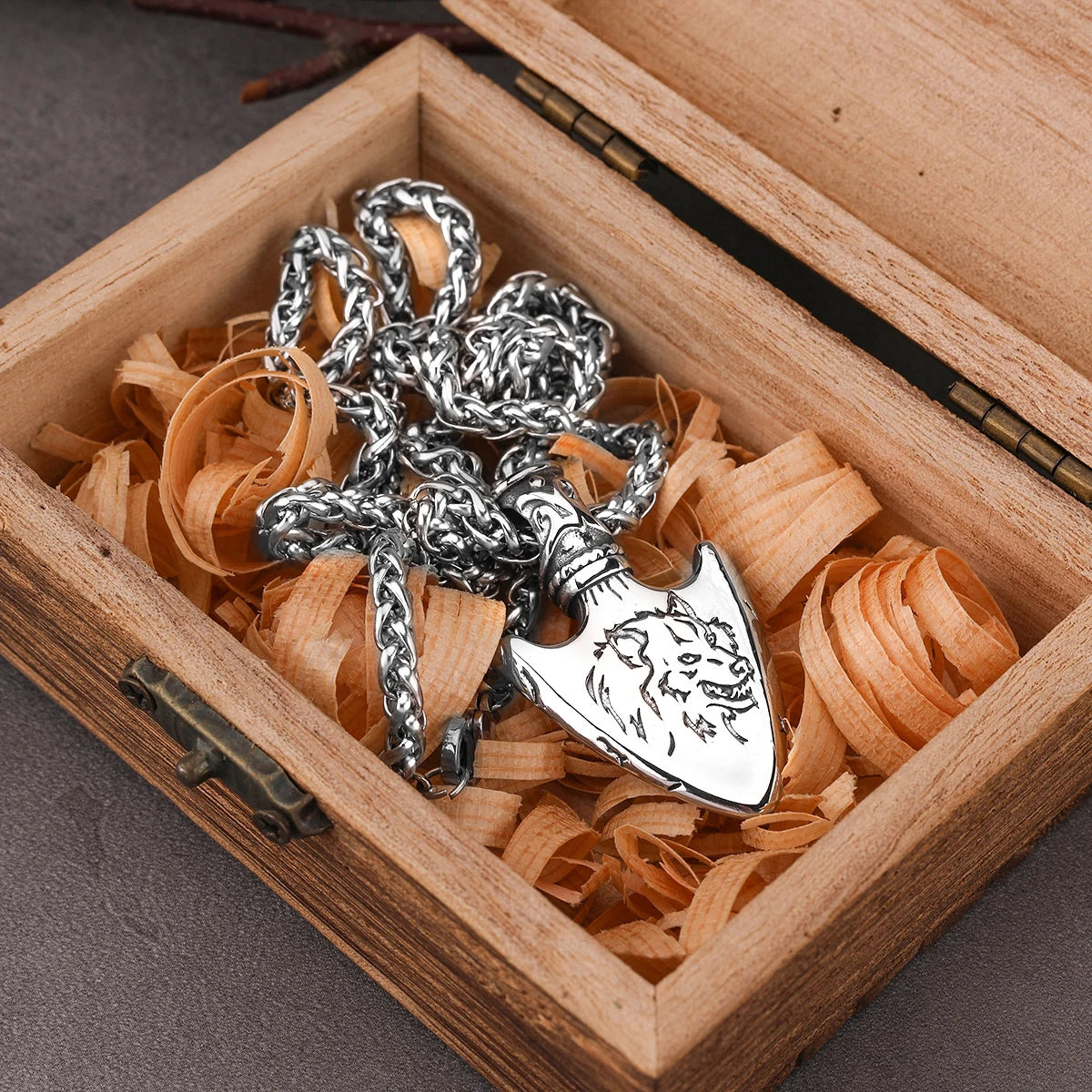 Vintage Viking Weapon Spear Pendant Necklace Stainless Steel Nordic Wolf Totem Amulet Jewelry Halloween Party Gift for Men Women