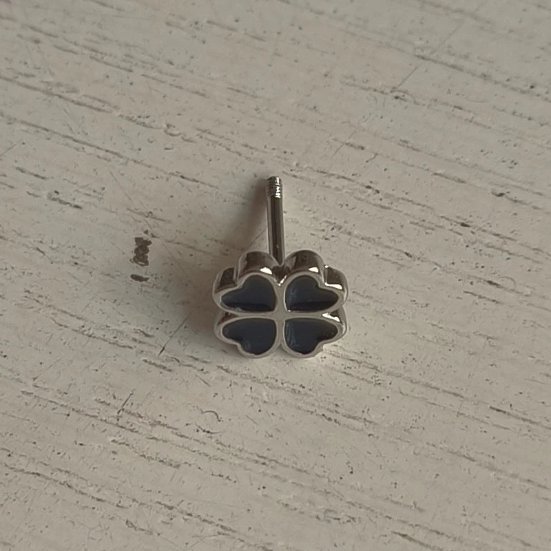 One Piece 925 Silver Cute Black Heart Clover Plant Stud Earrings for Fashion Women Fine Jewelry Minimalist Accessories