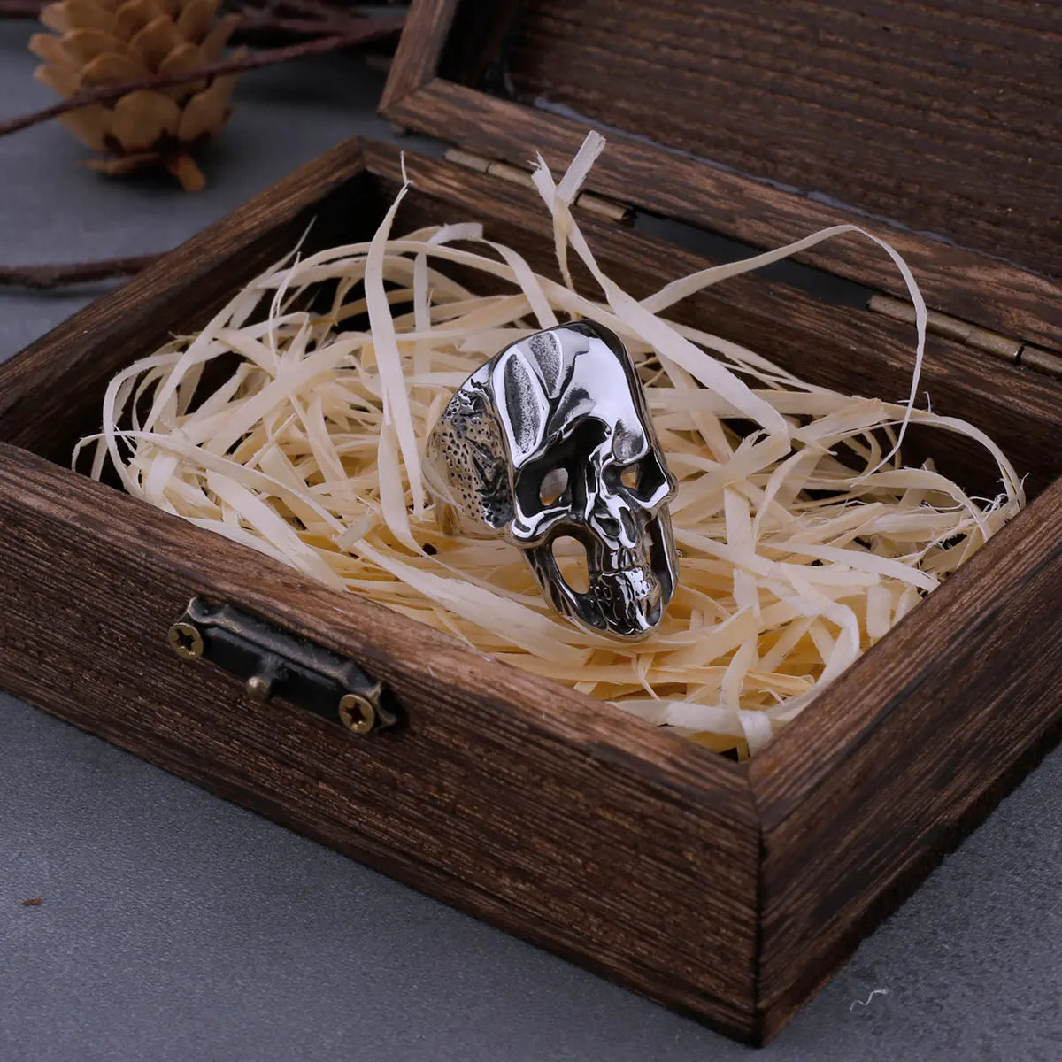 316L Stainless Steel Neo-Gothic Twist Skull Ring for Men Fashion Rock Polished Accessories Hip Hip Biker Jewelry As A Gift