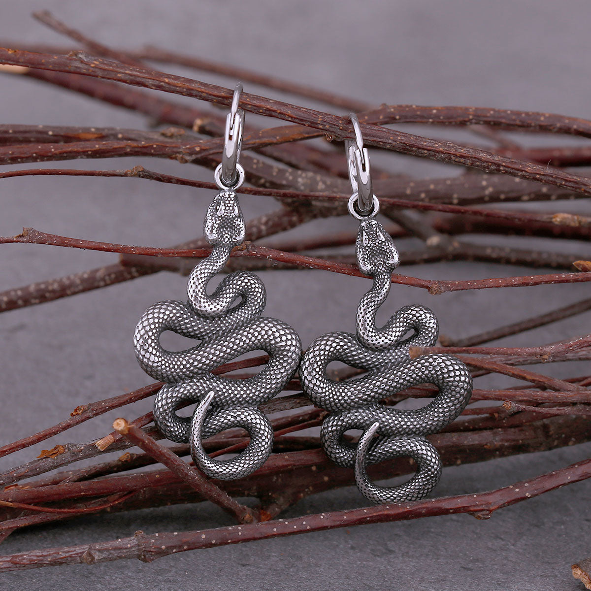 Vintage Viking Animal Coiled Snake Drop Earrings Fashion Men's and Women's Biker Accessory Earrings Hip Hop Punk Party Gifts