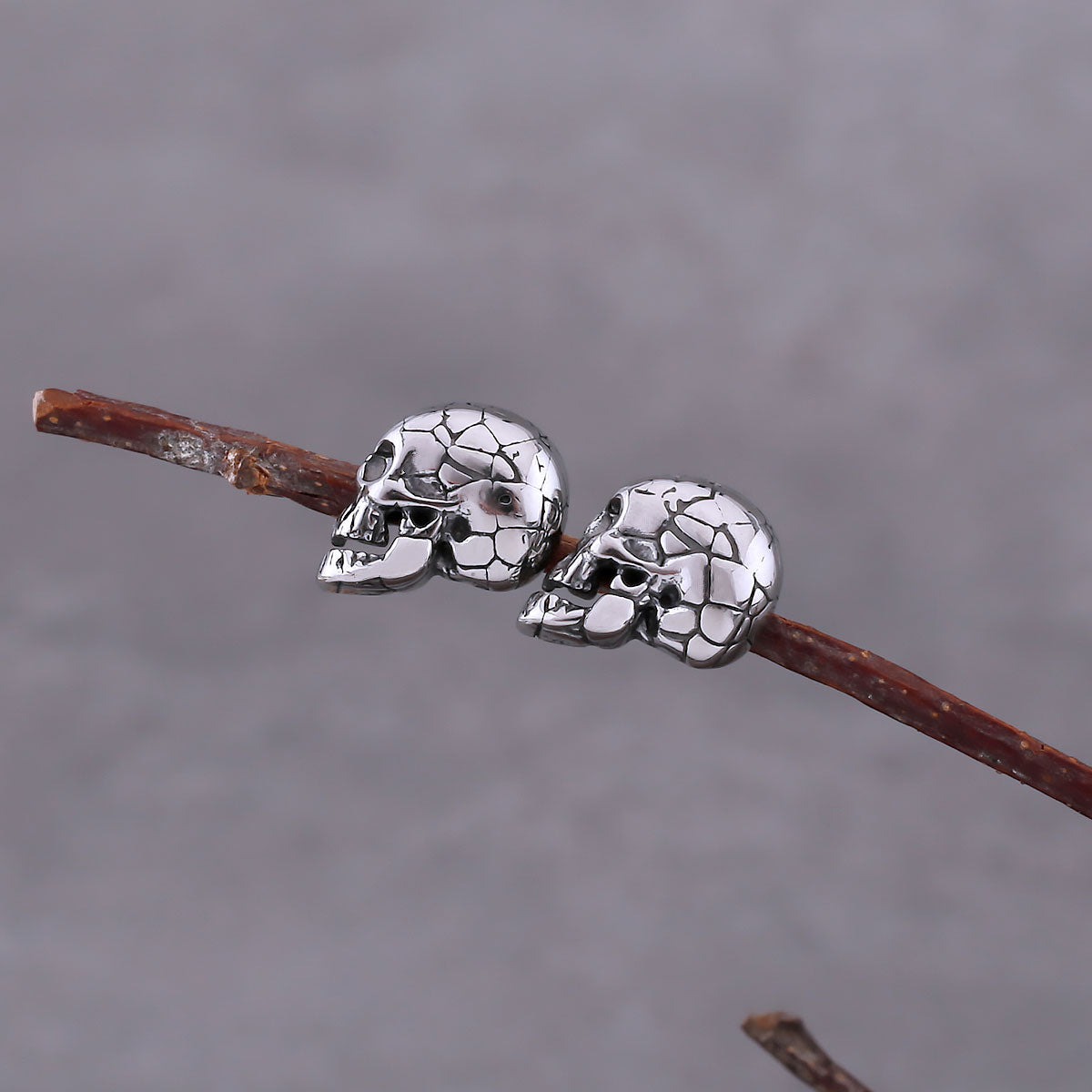 Punk Crack Skull Stud Earrings For Men Gothic Ghost Hip Hop Biker Stainless Steel Earrings Fashion Street Style Skeleton Jewelry