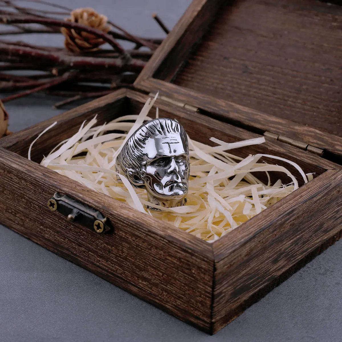 316L Stainless Steel Frankenstein and Science Giant Head Ring Ring Men's Retro Hip Hop Biker Fashion Ring Character Jewelry Gift