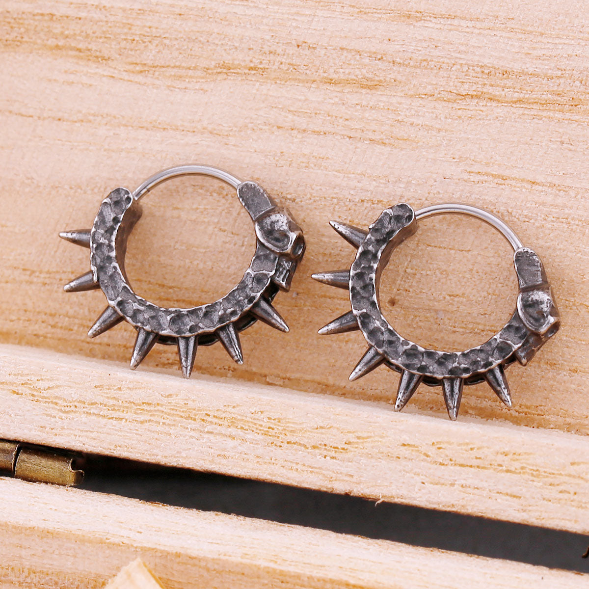 Fashion Black Skull Simple Earrings For Men Stainless Steel Hip Hop Rock Biker Earrings Punk Vintage Skeleton Jewelry As Gift