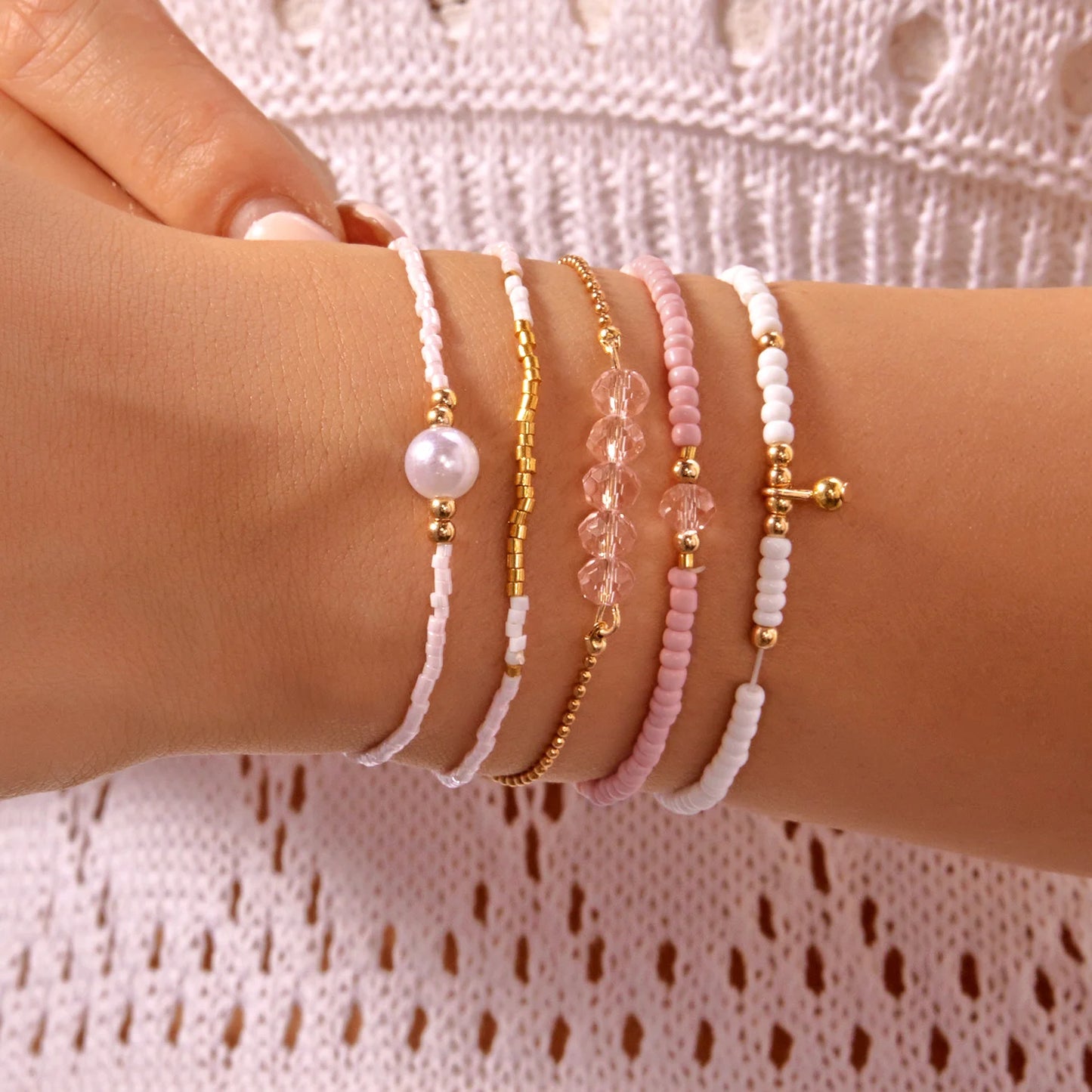 Handmade Pink Crystal Rice Beaded Bracelet for Women Minimalist Beads Elastic Rope Bracelet Summer Holiday Party Jewelry Gift