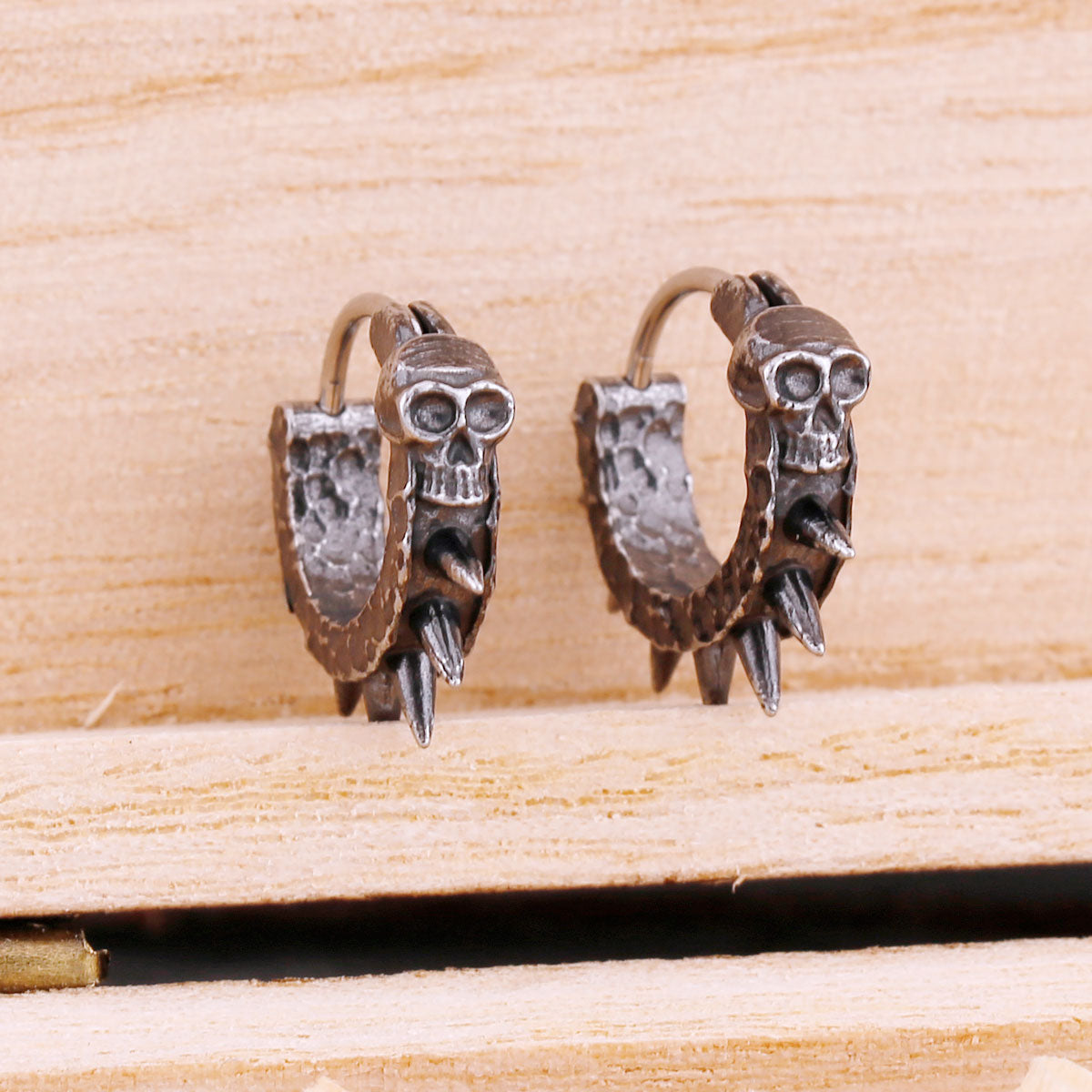 Fashion Black Skull Simple Earrings For Men Stainless Steel Hip Hop Rock Biker Earrings Punk Vintage Skeleton Jewelry As Gift
