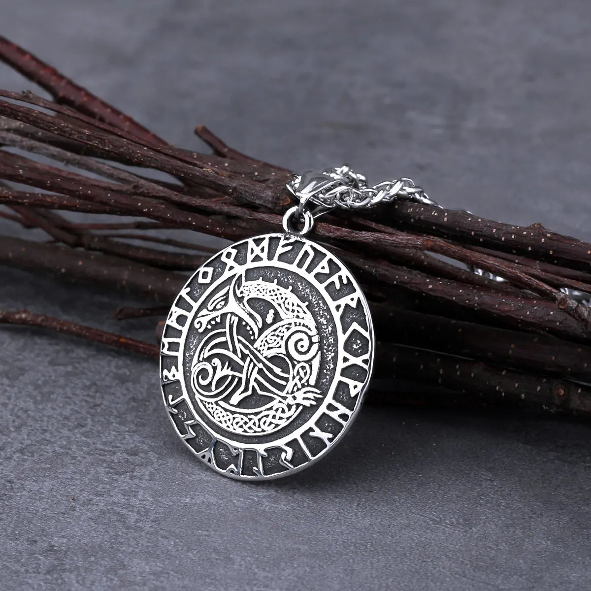 Viking Self-devourer Dragon Ouroboros Necklace Men Vintage Odin Stainless Steel Amulet Pendant Necklace Viking Fashion Jewelry