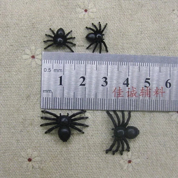 20/50pcs Halloween Spiders Decorations Small Black Plastic Spiders Haunted House Spider Decoration Simulation Tricky Decorations