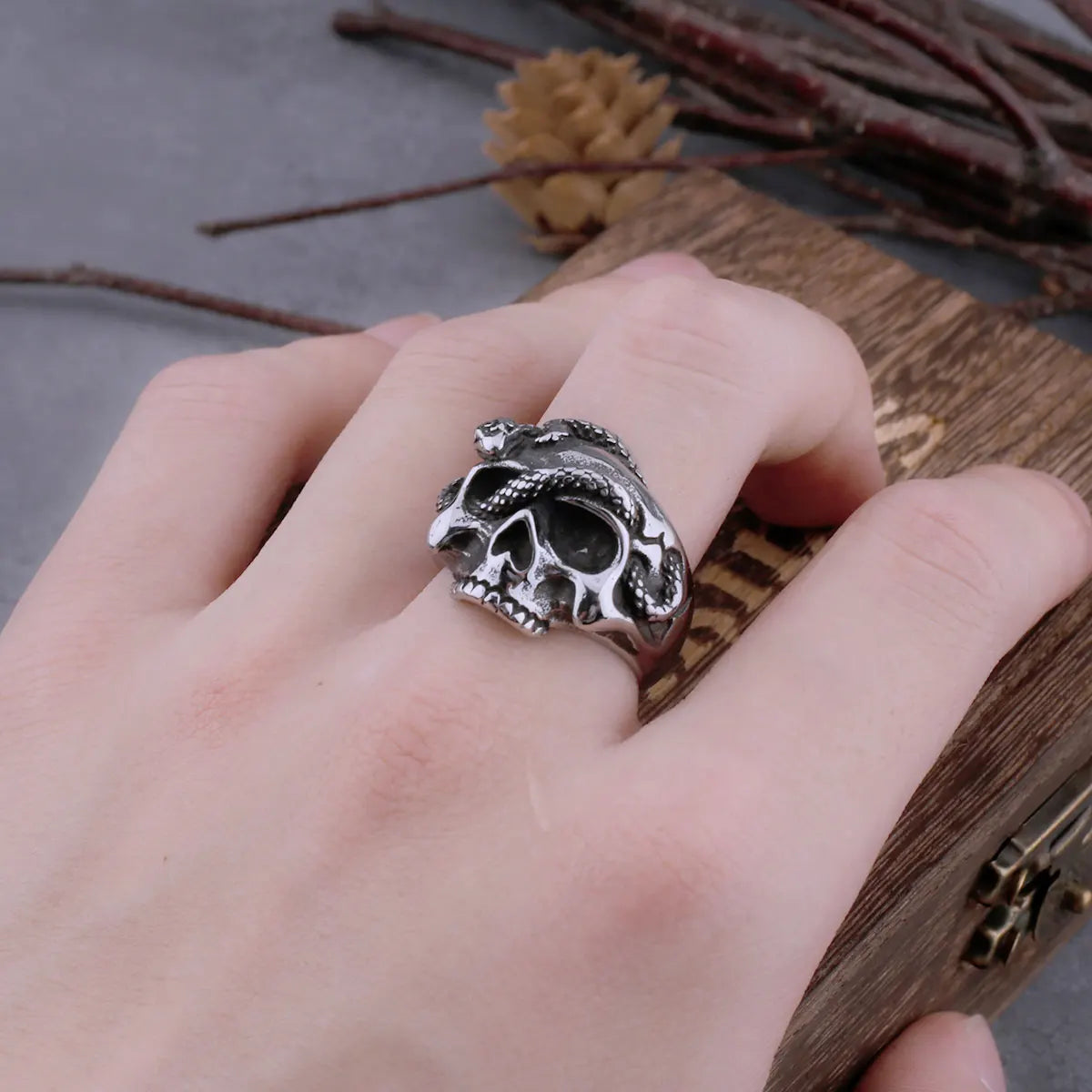 316L Stainless Steel Vintage Snake Wrapped Skull Rings Men's Fashion Charm Gothic Hip Hop Biker Accessories Skull Jewelry Gift