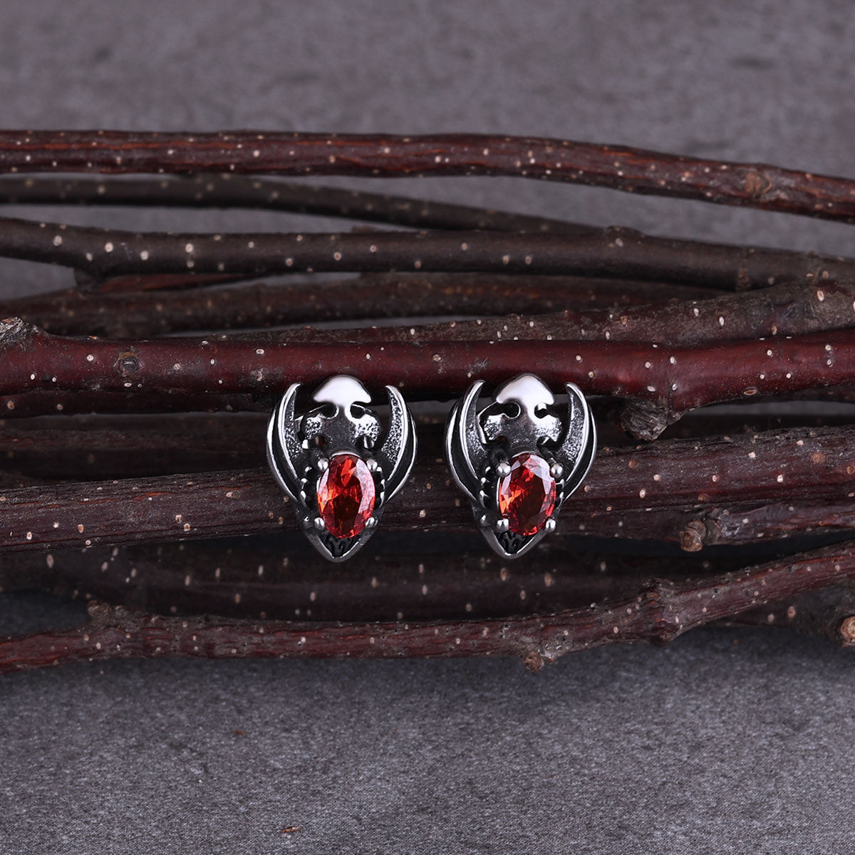 Personalized Ladybug Fashion Stainless Steel Earrings for Men and Women Hip Hop Street Earrings Punk Everyday Gift Jewelry