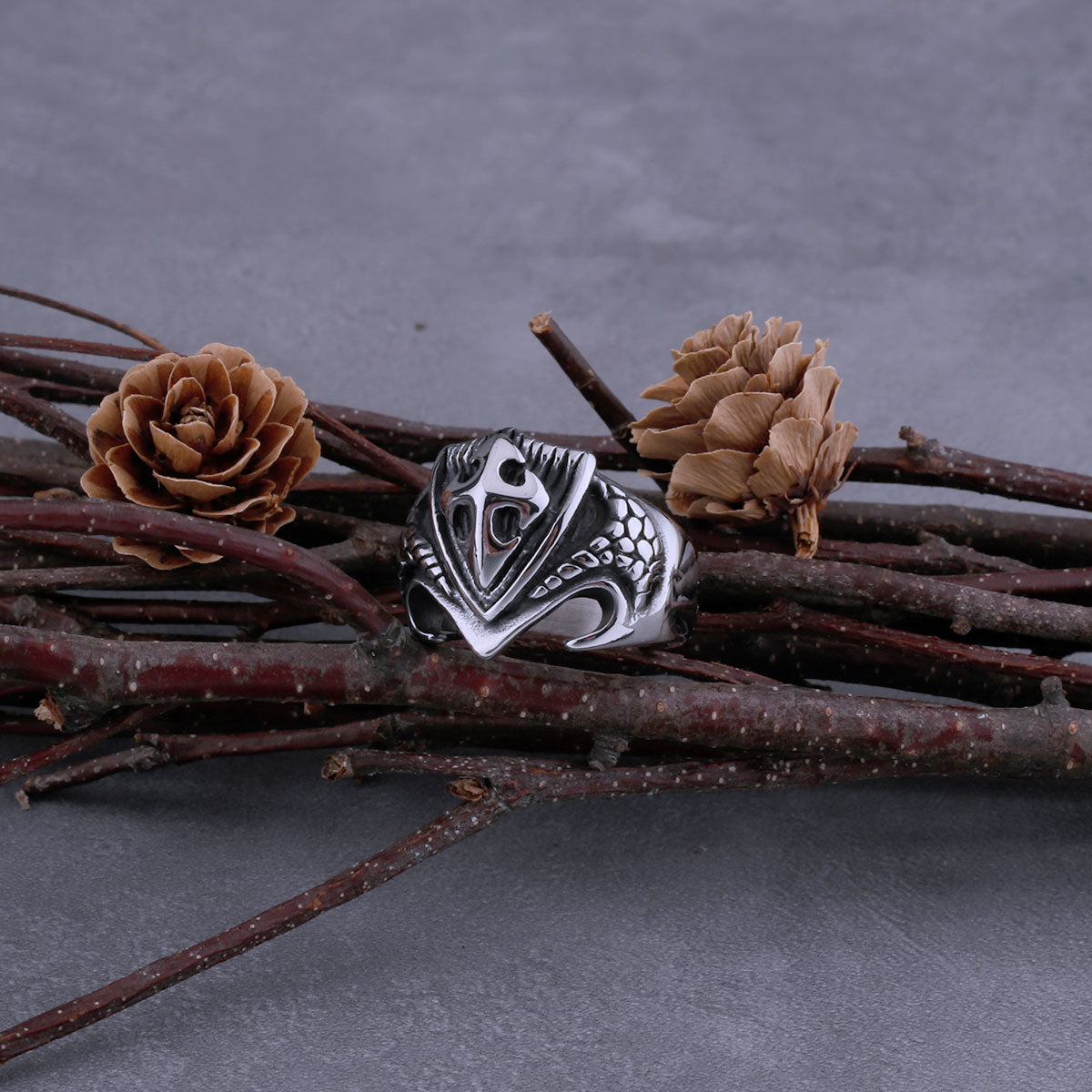 Retro Religious Shield Cross Ring Men's Simple Fashion Cross Religious Faith Hip Hop Biker Ring Jewelry Gift Wooden Box
