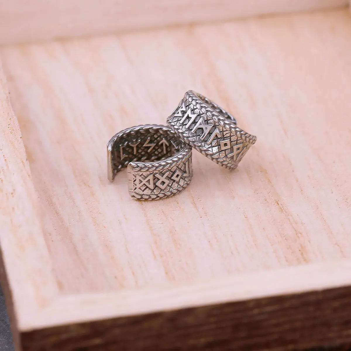 Vintage Vikings Rune Clip Earrings For Men Stainless Steel Nordic Odin Amulet Earrings Fashion Hip Hop Punk Biker Gift Jewelry