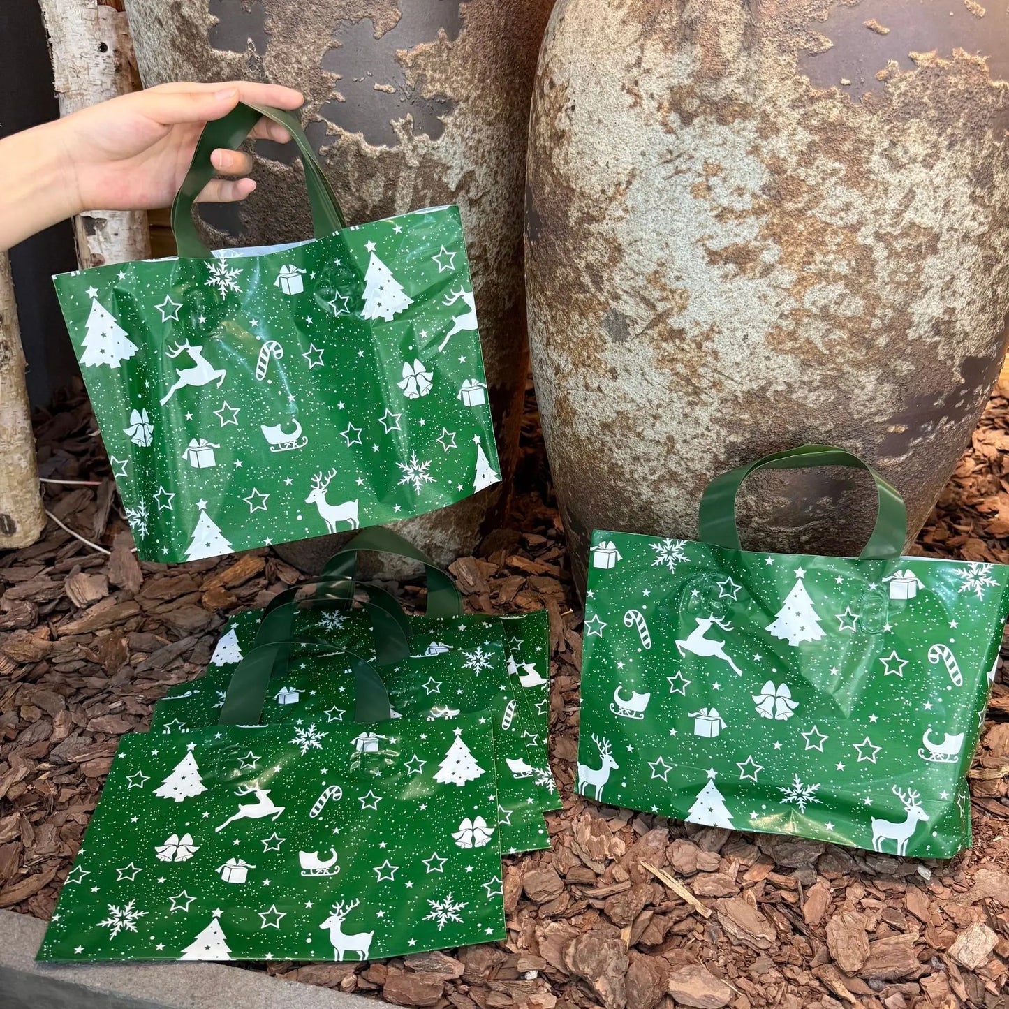 15pcs Christmas Gift Bags, Durable PP Plastic Party Favor Bags with Festive Snowflake & Reindeer Design,Reusable Tote-Style Bags