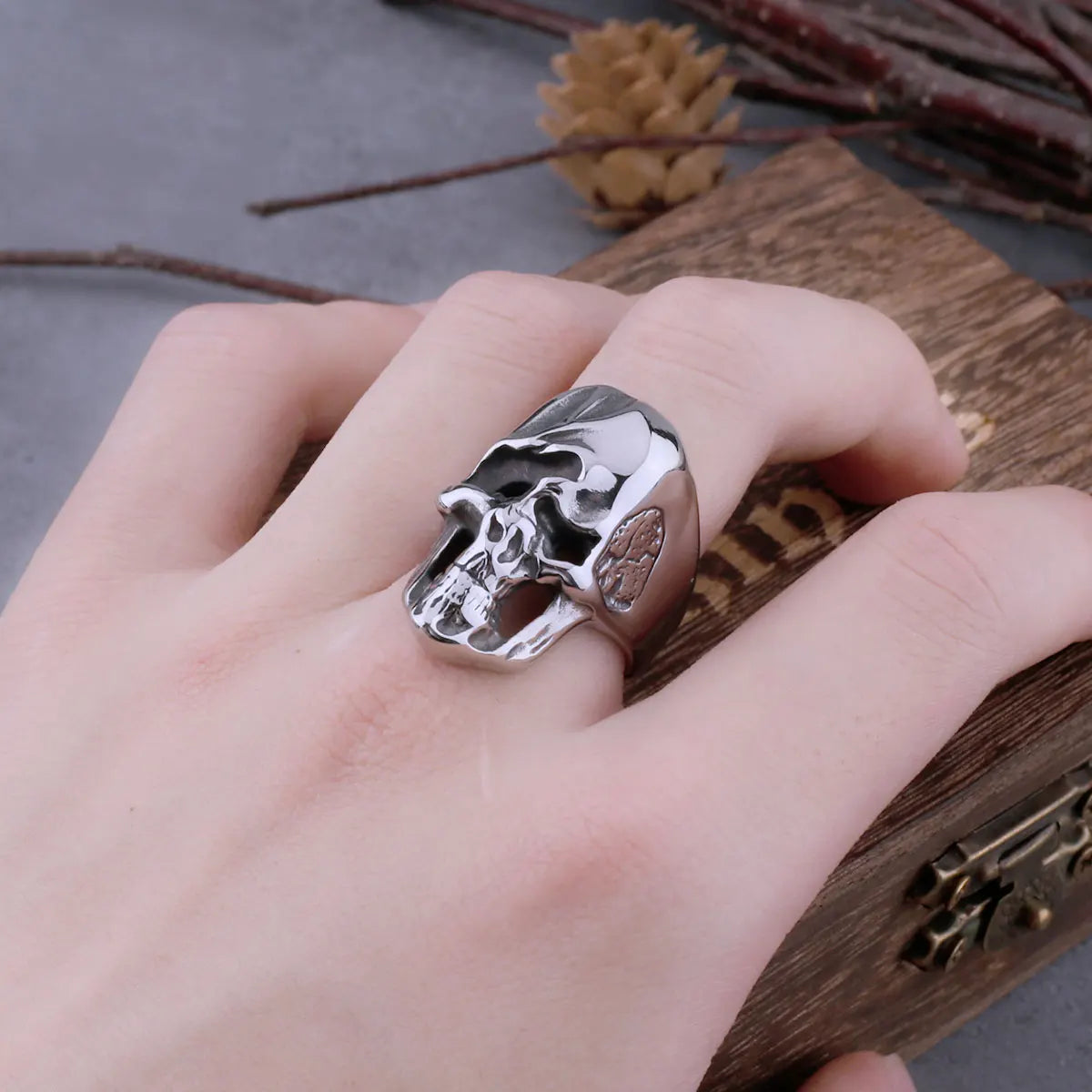 316L Stainless Steel Neo-Gothic Twist Skull Ring for Men Fashion Rock Polished Accessories Hip Hip Biker Jewelry As A Gift