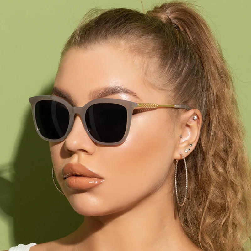 UVLAIK New Metal Hollow Sunglasses Women Oversized Shades Sun Glasses Men Trend Retro Vintage Glasses UV400 Sun Protection 21130