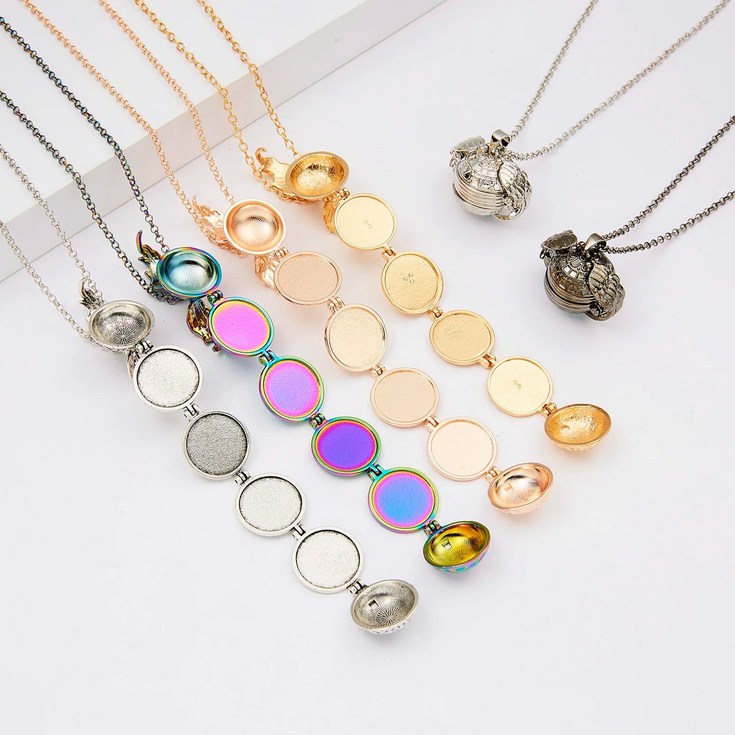 Unique Carved Design Heart-shaped Photo Frame Pendant Necklace Charm Openable Locket Necklaces Women Men Memorial Jewelry