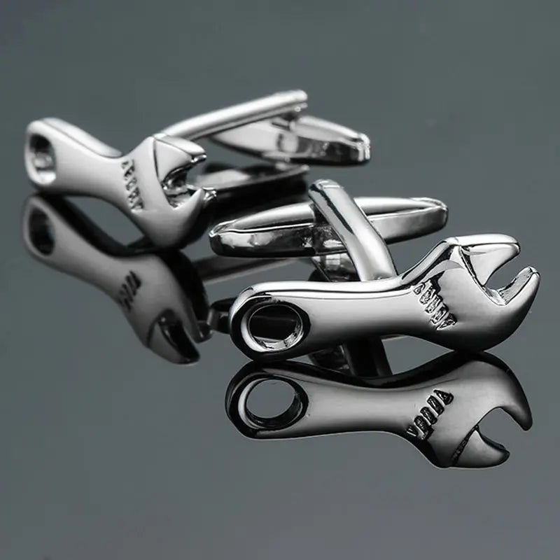 AS High quality playing card Cufflinks new fashion stock hammer dice pistol Cufflinks men's shirt badge pin birthday party gift