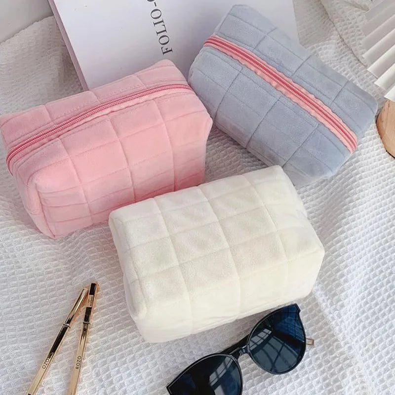 Cute Plush Makeup Bag for Women Portable Travel Zipper MakeupOrganizer Handbag Stationery Pencil Case Make Up Pouch Storage Bags