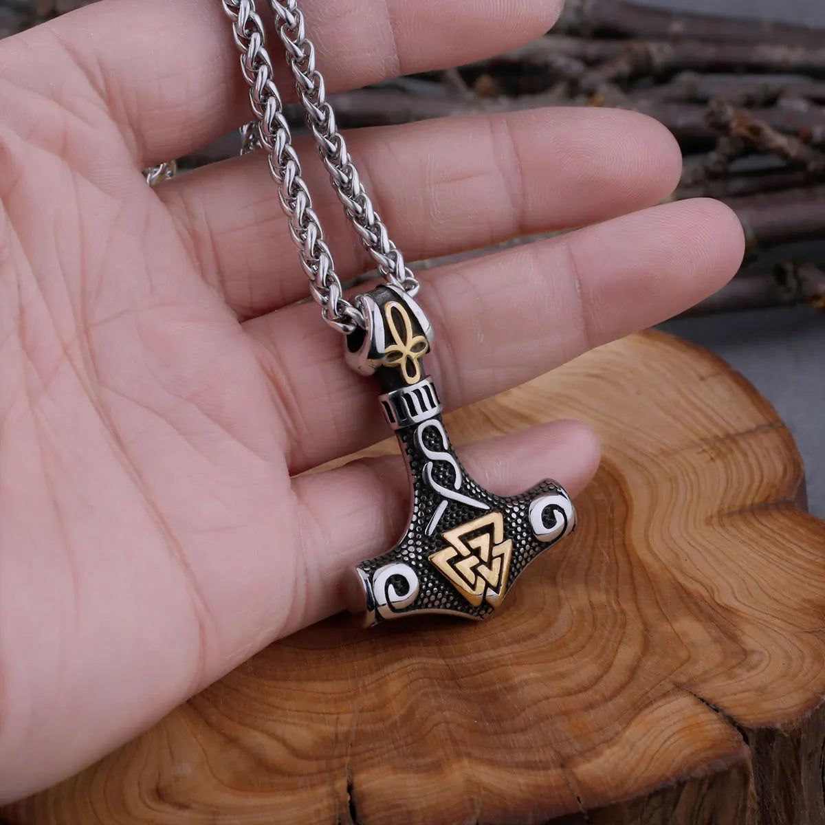 Stainless Steel Viking Mjolnir Quake and Odin Rune Necklace Men's Vintage Fashion Charm Vintage Pendant Viking Jewelry Gift