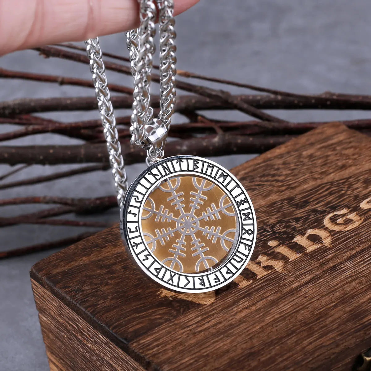 Rotating Viking Awe Helmet and Odin Necklace Men's Stainless Steel Chain Fashion Charm Pendant Necklace Viking Jewelry As A Gift