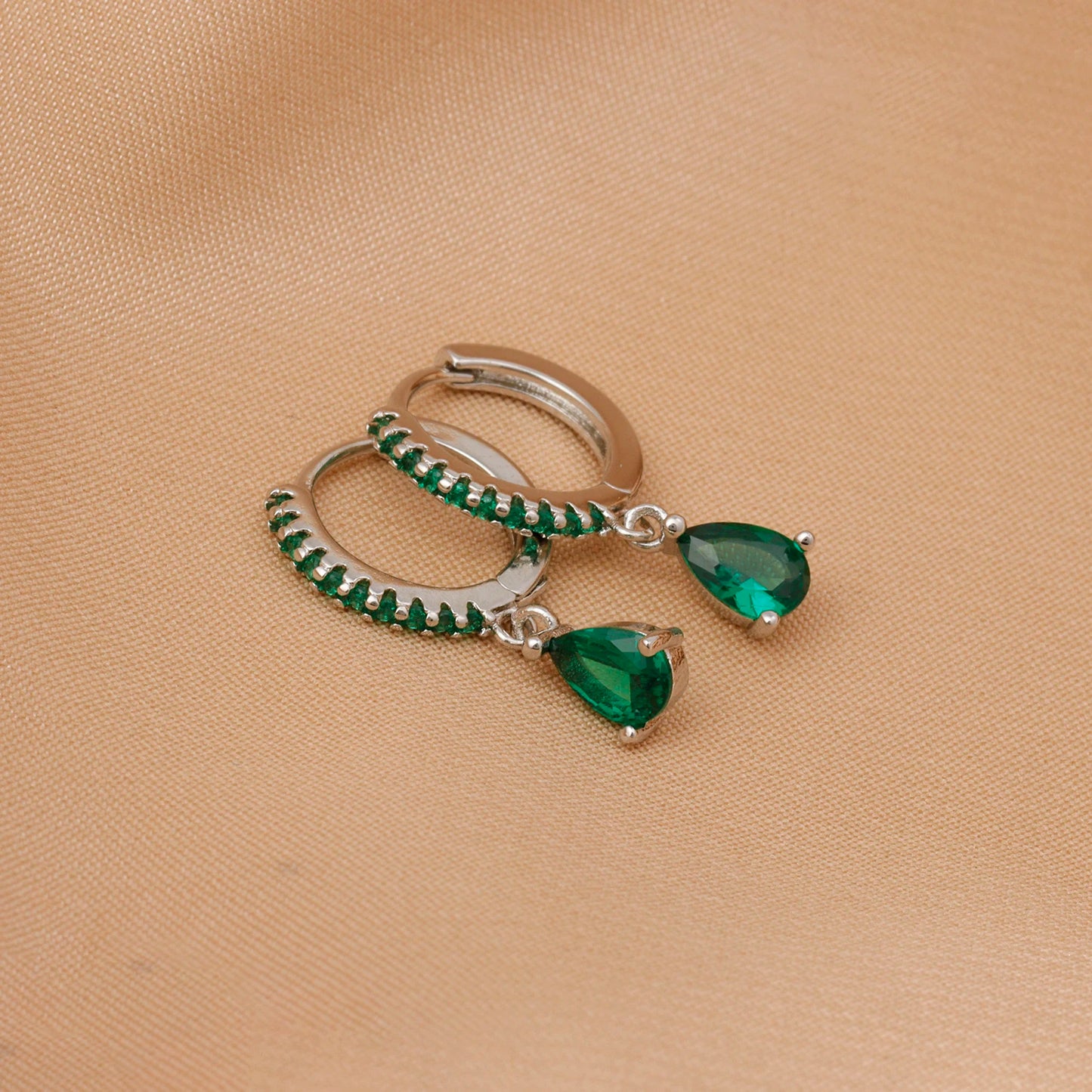 Fashion Green Color Zircon Small Hoop Earrings Women Geometry Butterfly Piercing Earring Wedding Korean Jewelry New Arrival 2023