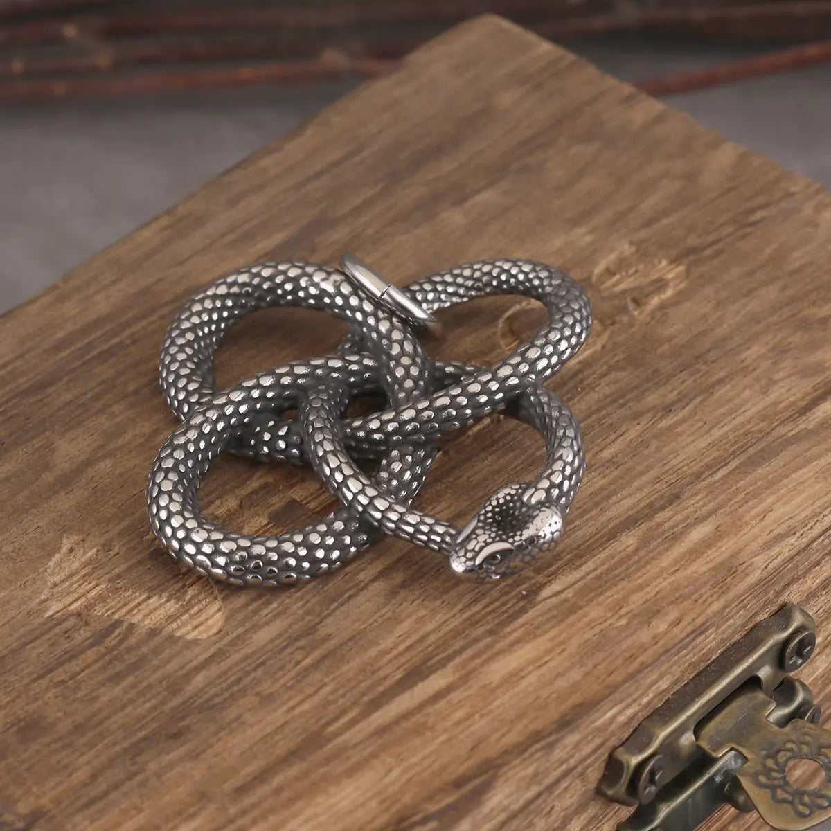 Stainless Steel Creative Design Winding Snake Pedant Necklace Women Men Black Plated Handmade Necklace Party Club Jewelry