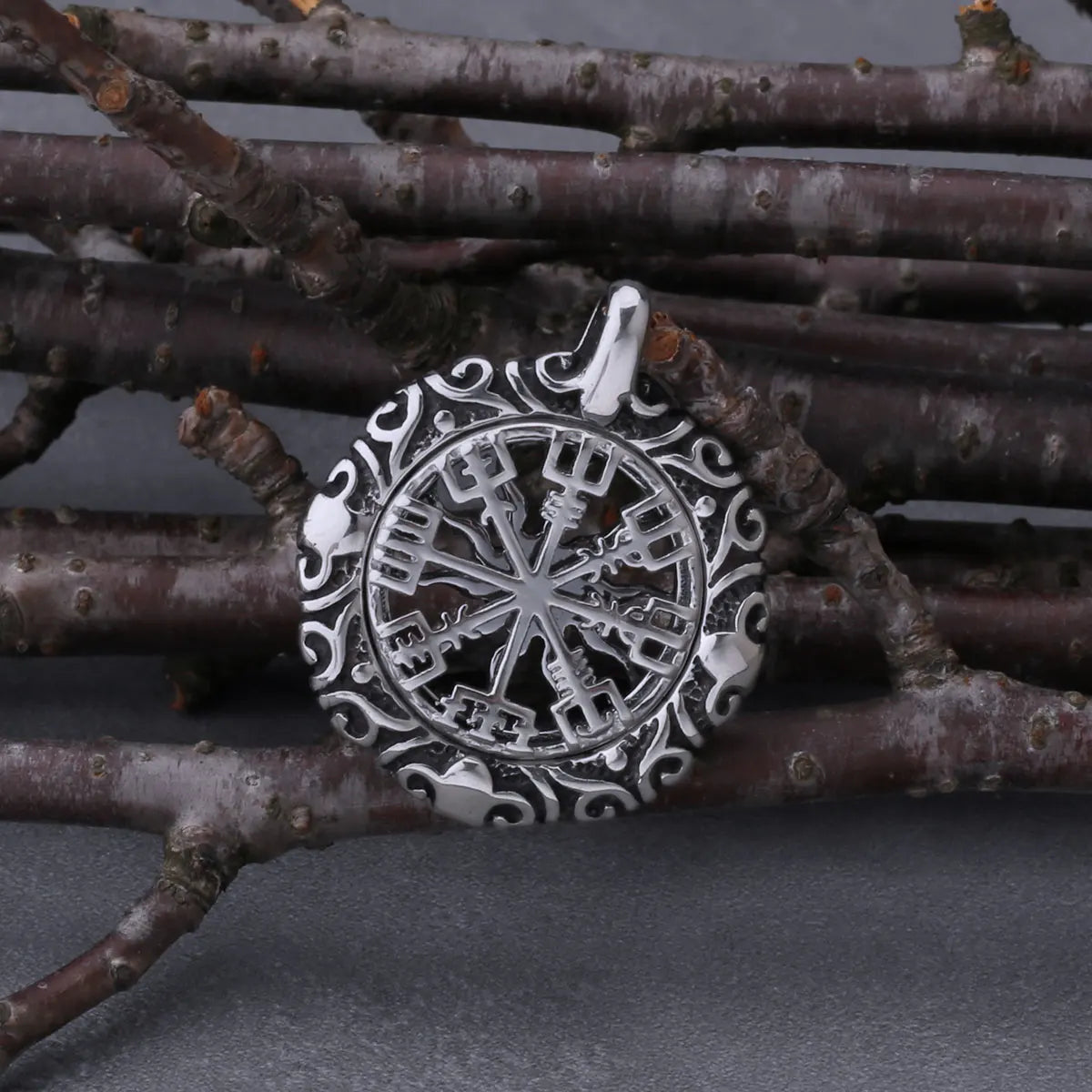 Stainless Steel Viking Road Sign Compass Necklace Men and Women Odin Rune Fashion Charm Hollow Pendant Jewelry Gift Dropshipping