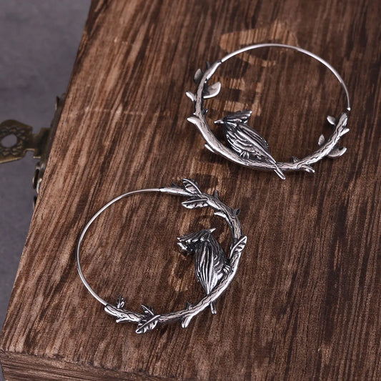 Stainless Steel Raven Round Earrings Punk Party Earrings for Men and Women Charming Everyday Fashion Jewelry Gifts