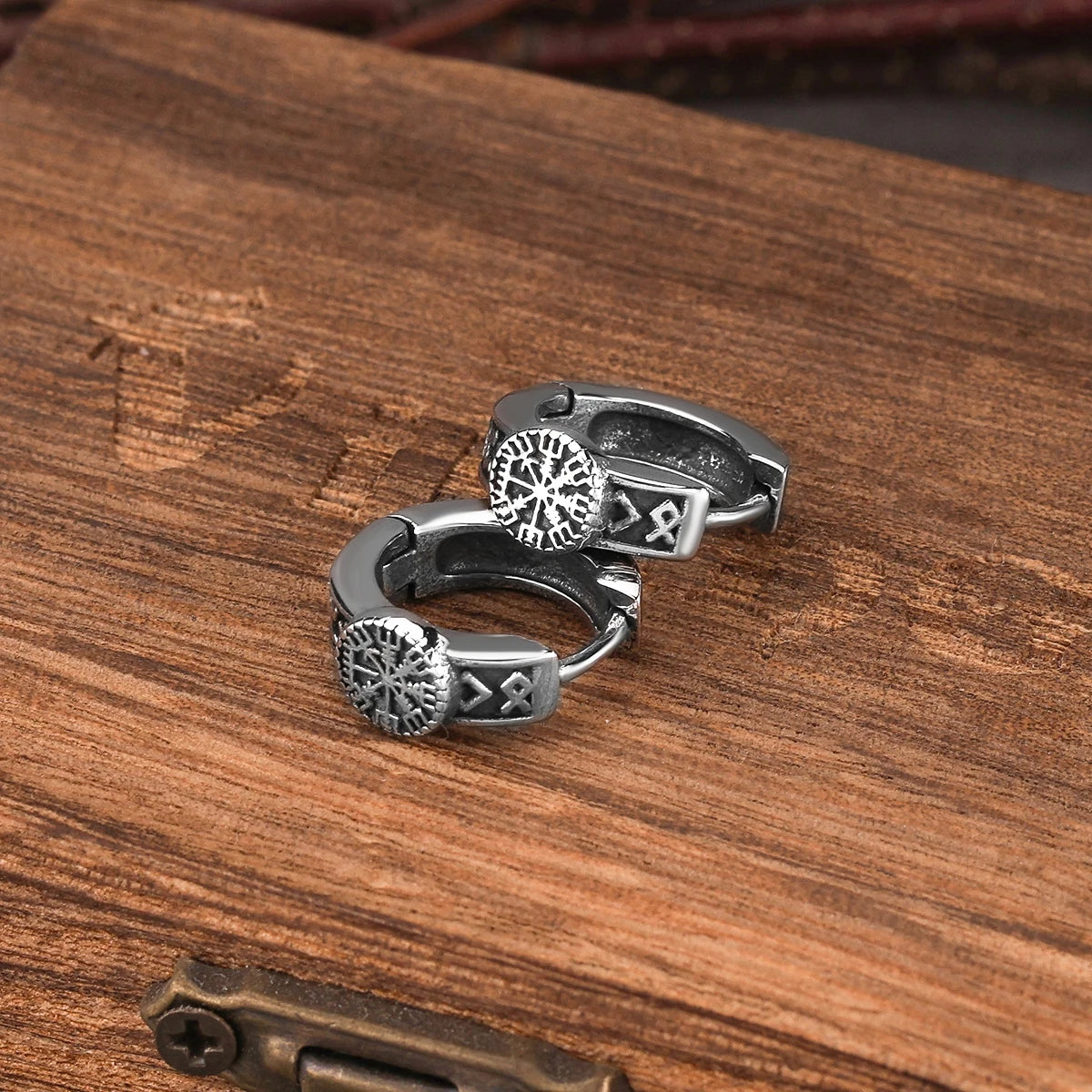 Vintage Viking Vegvísir Hoop Earrings Men Women Tiny Circle Ear Jewelry Stainless Steel Rune Scandinavian Earring Gift