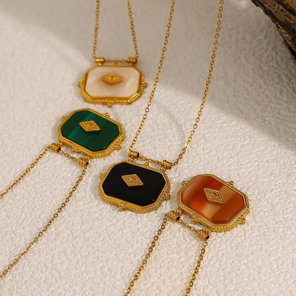 Stainless Steel Retro Geometric Pendant Necklaces for Women Luxury Acrylic Charm 18K Gold Plated Trendy Jewelry Christmas Gift