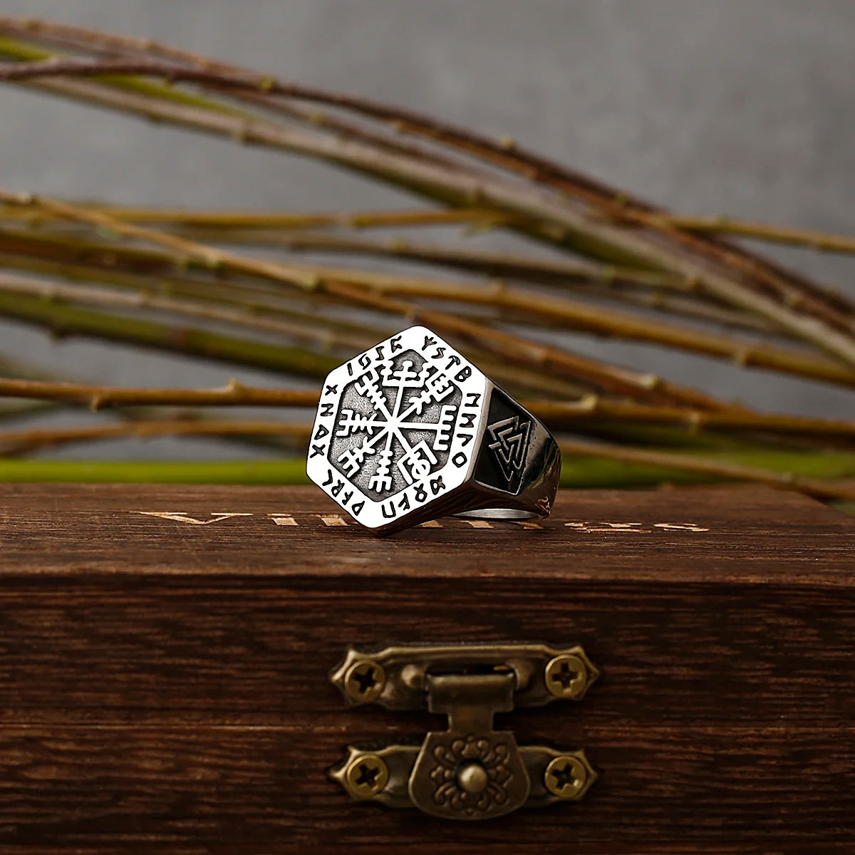 Popular Nordic Viking Compass Rune Rings Men's Fashion Gothic Retro Hip Hop Party Accessories Jewelry Gifts