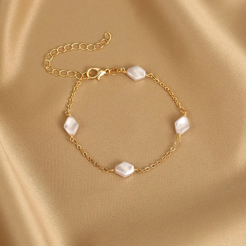 Exquisite Boho Candy Color Heart Shaped Crystal Bracelet for Women Fashion Charm Zircon Butterfly Pearl Metal Chain Bracelets
