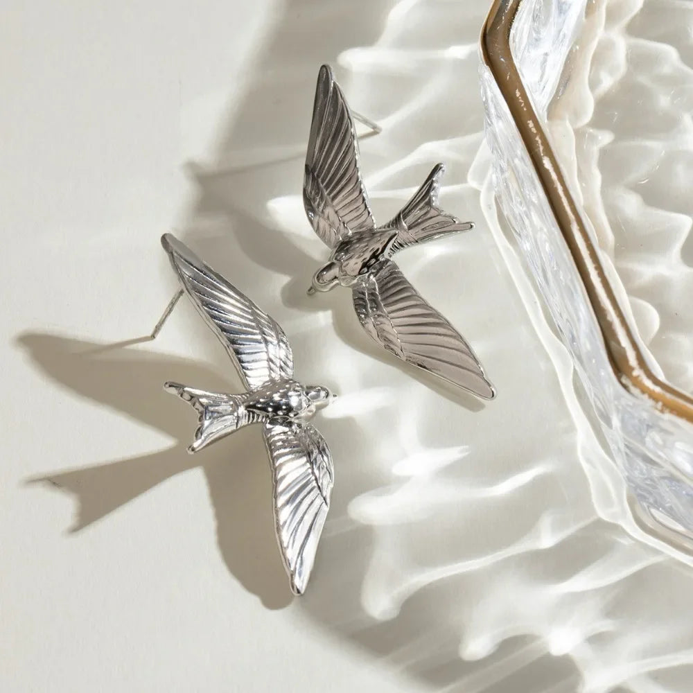 Stainless Steel 18k Gold Plated Vintage Stereoscopic Bird Shaped Earrings for Women Waterproof Fashion Charm Jewelry Party
