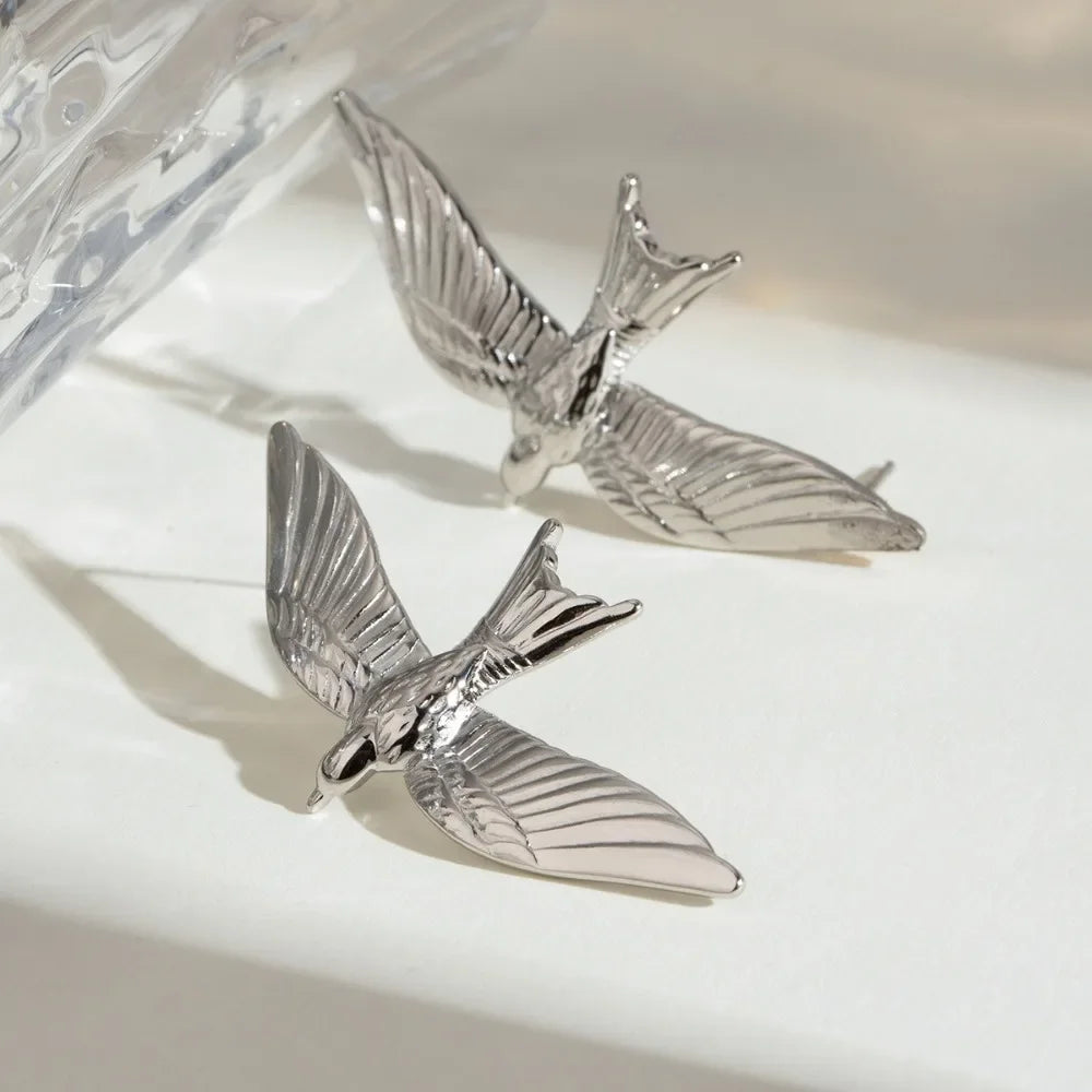 Stainless Steel 18k Gold Plated Vintage Stereoscopic Bird Shaped Earrings for Women Waterproof Fashion Charm Jewelry Party