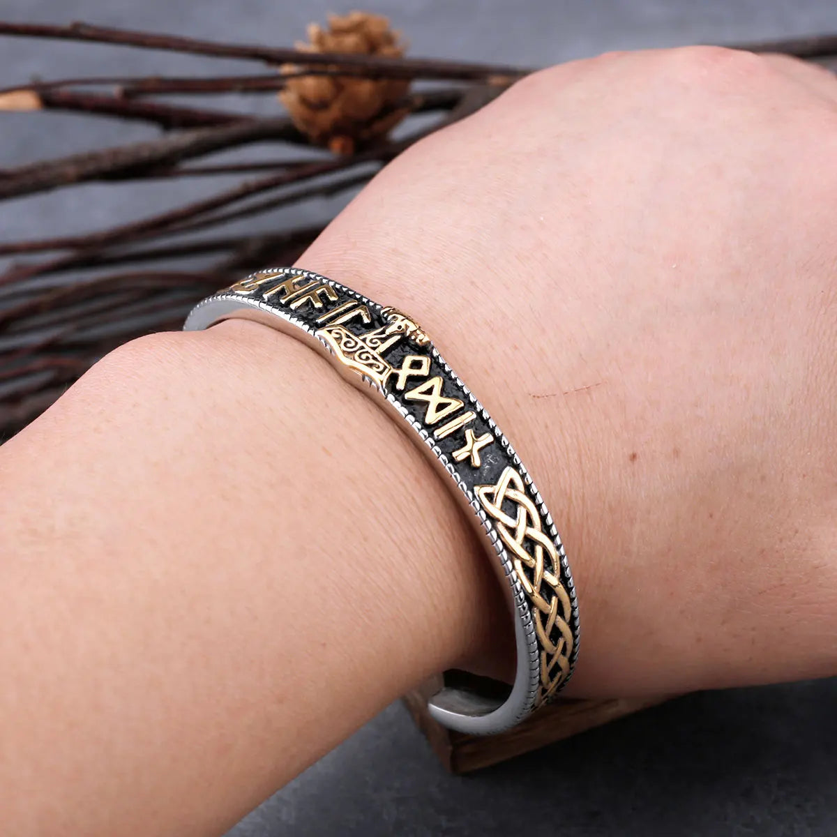 Stainless Steel Viking Thor's Hammer Bracelet Men and Women Vintage Punk Wristband Cuff Bracelet with Odin Rune Jewelry As  Gift