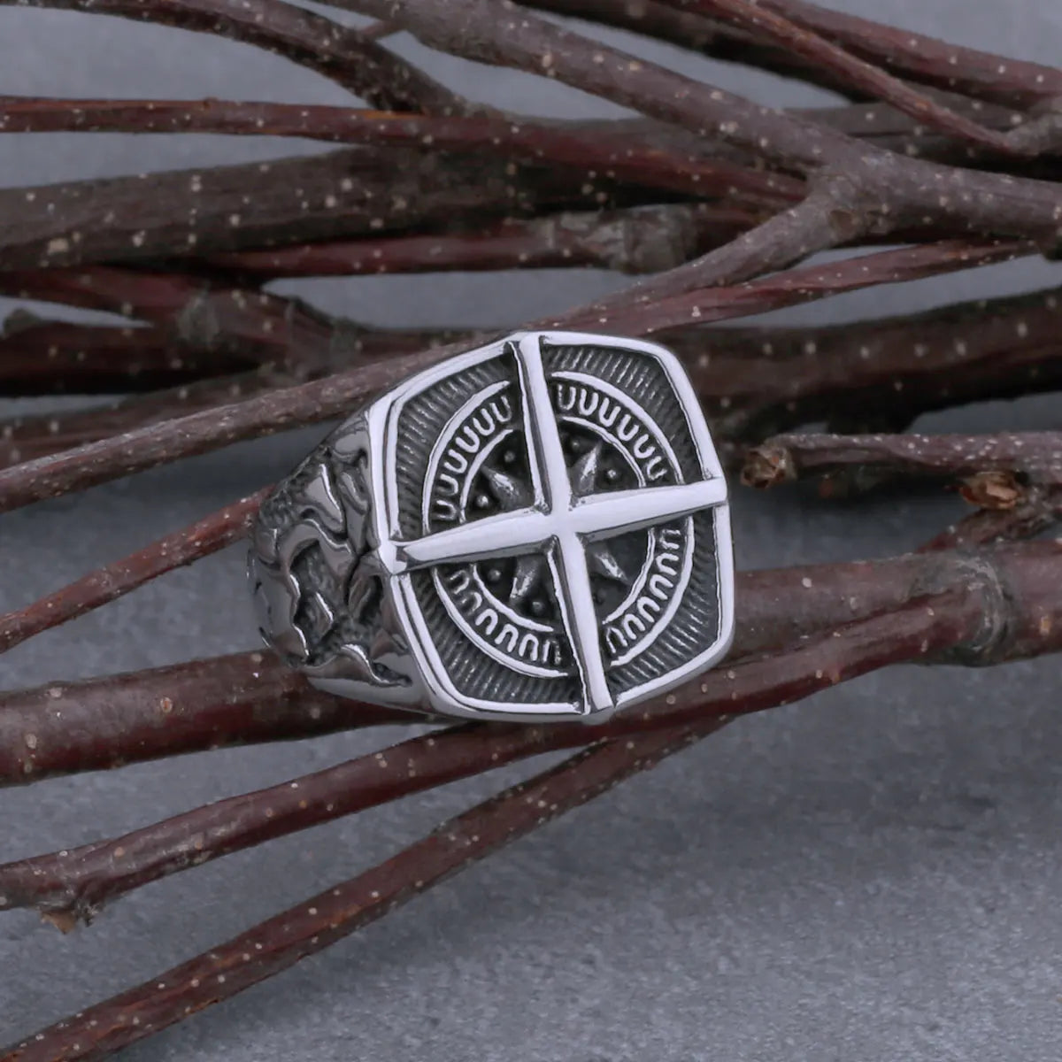 Vintage Viking Compass Ring Men's 316L Stainless Steel Men's Ring Hip Hop Motorcycle Ring Fashion Creative Viking Jewelry Gift