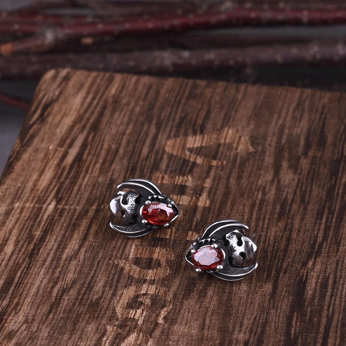 Personalized Ladybug Fashion Stainless Steel Earrings for Men and Women Hip Hop Street Earrings Punk Everyday Gift Jewelry