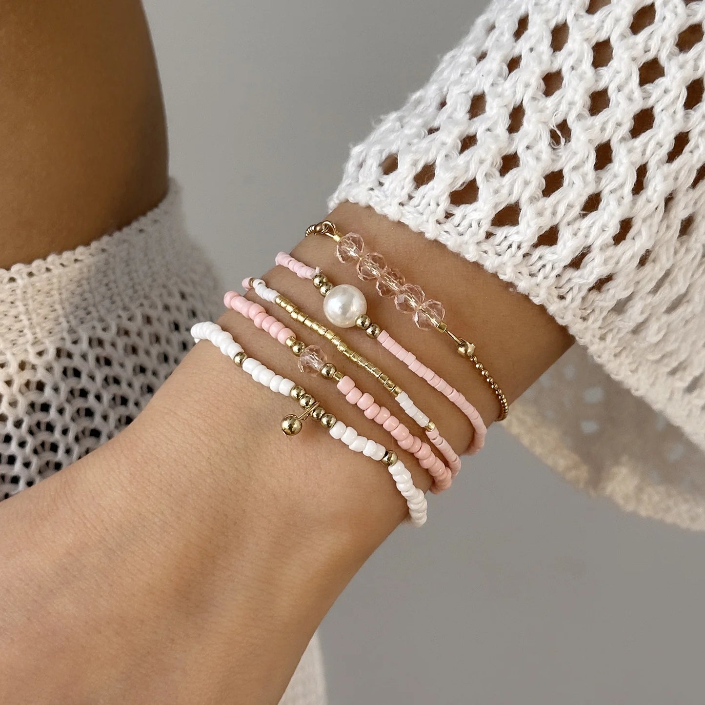 Handmade Pink Crystal Rice Beaded Bracelet for Women Minimalist Beads Elastic Rope Bracelet Summer Holiday Party Jewelry Gift