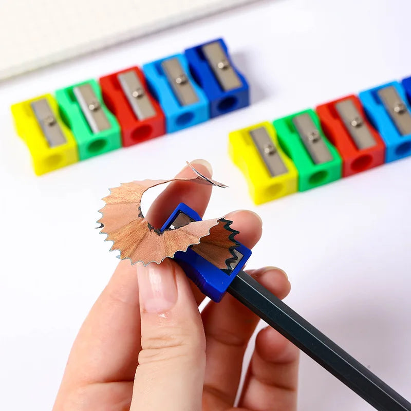 30PCS Mini Plastic Pencil Sharpener Candy Color Standard Pencil Cutting Machine School Office Supplies Stationery (Mixed Colors)