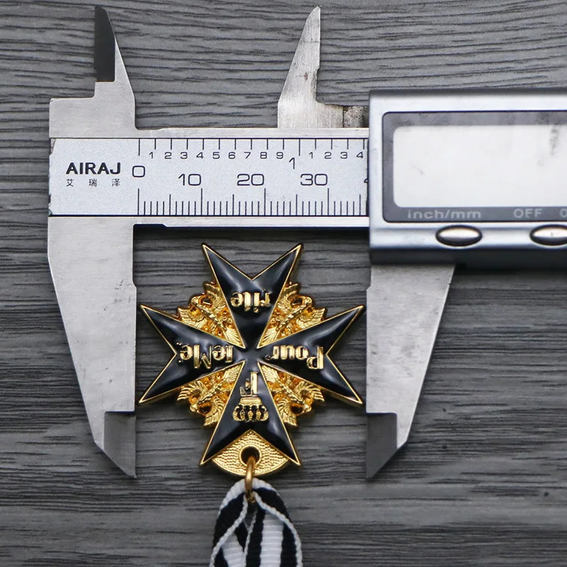 Spot Prussian MINI Blue Brave Merit Medal Keychain Film and Television Props