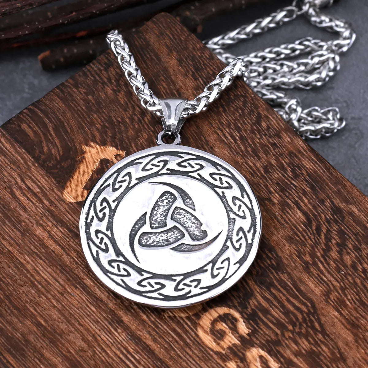 Viking Self-devourer Dragon Ouroboros Necklace Men Vintage Odin Stainless Steel Amulet Pendant Necklace Viking Fashion Jewelry