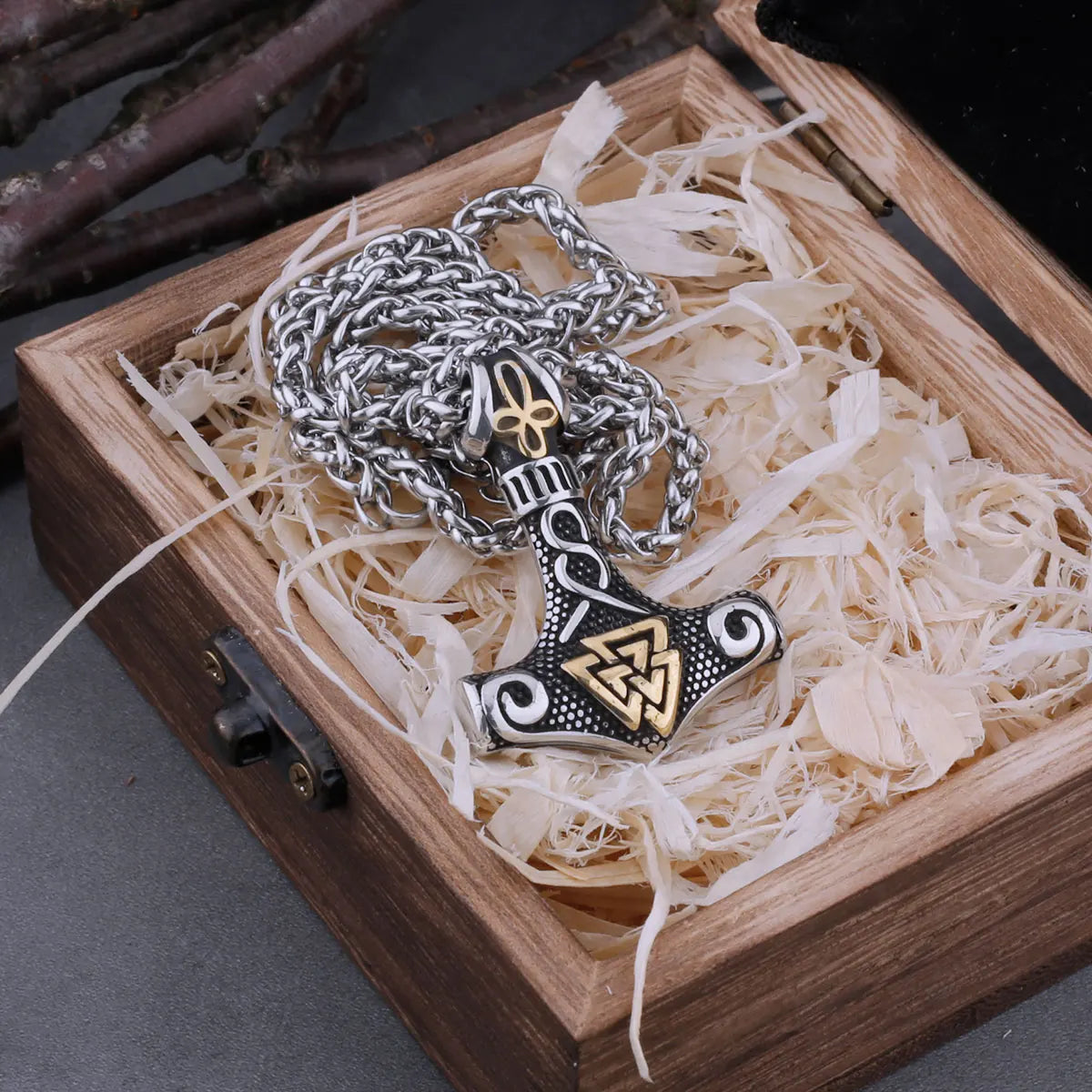 Stainless Steel Viking Mjolnir Quake and Odin Rune Necklace Men's Vintage Fashion Charm Vintage Pendant Viking Jewelry Gift