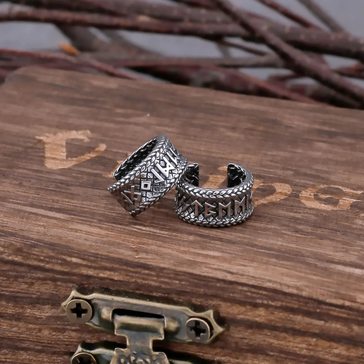 Vintage Vikings Rune Clip Earrings For Men Stainless Steel Nordic Odin Amulet Earrings Fashion Hip Hop Punk Biker Gift Jewelry