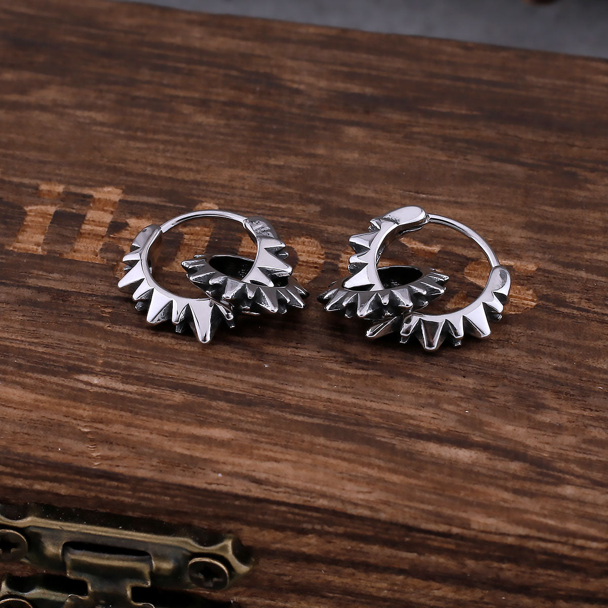 Punk Fashion Gear Drop Earrings For Men and Women Stainless Steel Fashion Hip-Hop Biker Earrings Vintage Circle Jewelry Gift