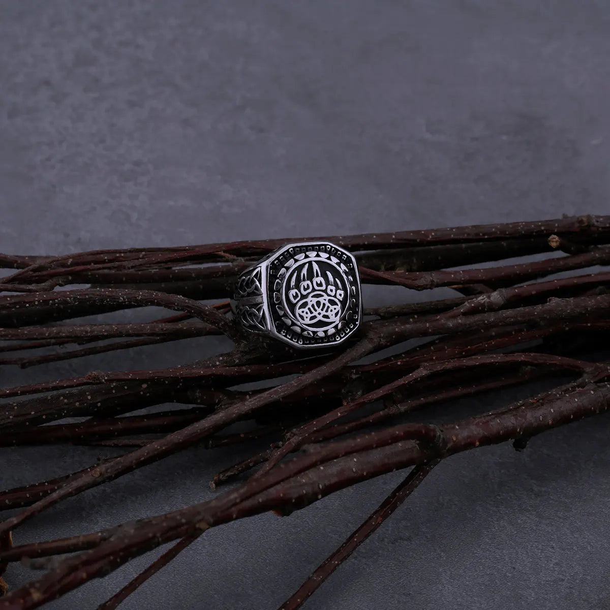 Nordic Viking Warriors Amulet Rune Bear Claw Ring Classic Men's Retro Animal Charm Hip Hop Trend Punk Jewelry Generation Gift