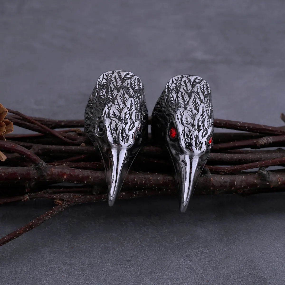 Stainless Steel Retro Red Black Eye Eagle Ring Men Hip Hop Fashion Biker Animal Ring Eagle Jewelry Boyfriend Gift Wooden Box