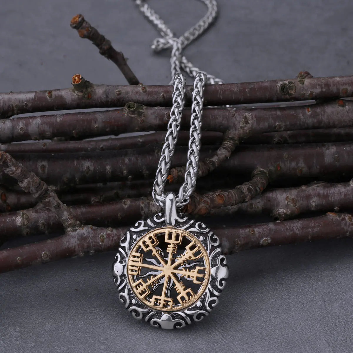Stainless Steel Viking Road Sign Compass Necklace Men and Women Odin Rune Fashion Charm Hollow Pendant Jewelry Gift Dropshipping