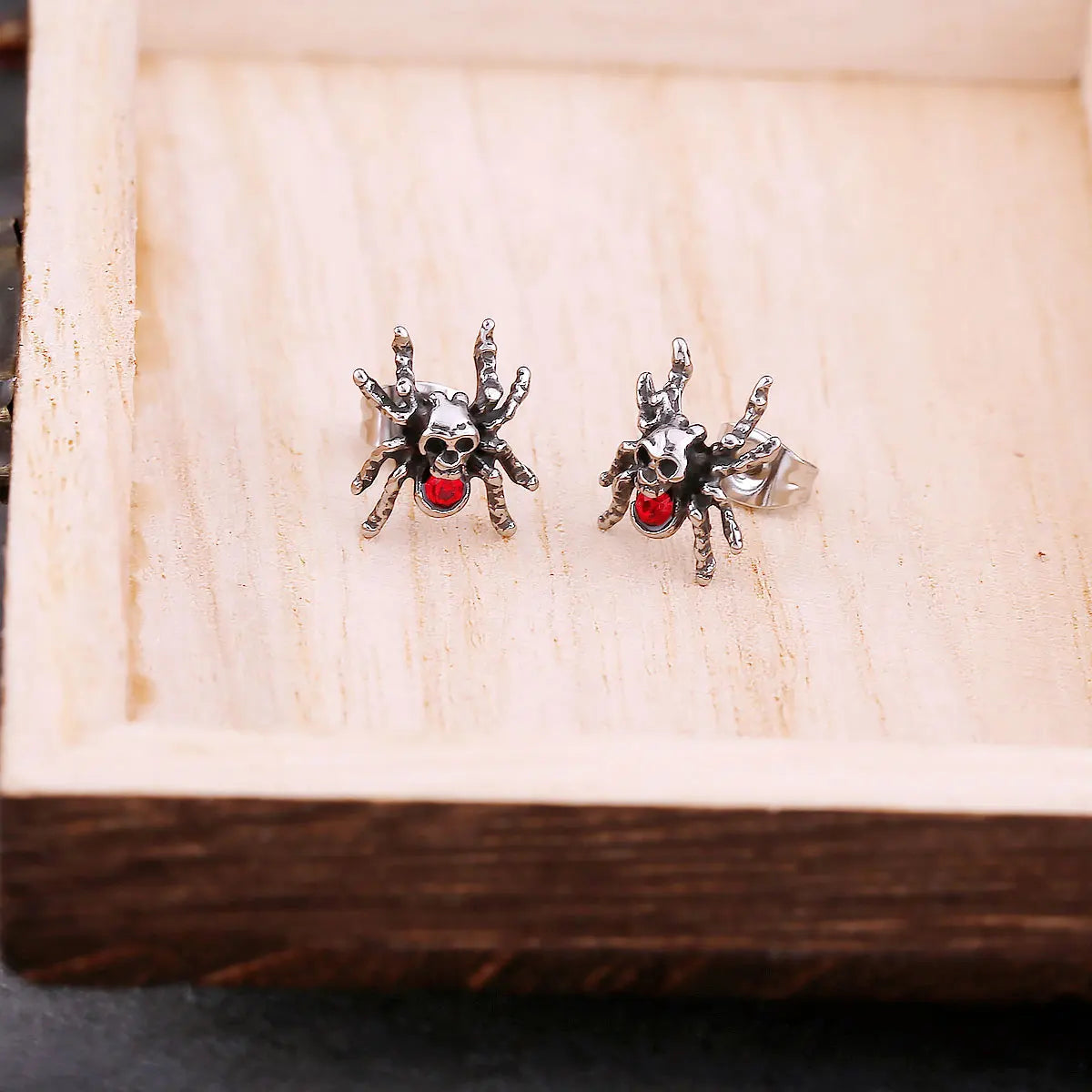 Gothic Spider Zircon Skull Stud Earrings Men Women Stainless Steel Hip Hop Biker Animal Earrings Fashion Party Jewelry